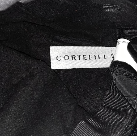 Cortefiel  Paris France - Hat & Gloves